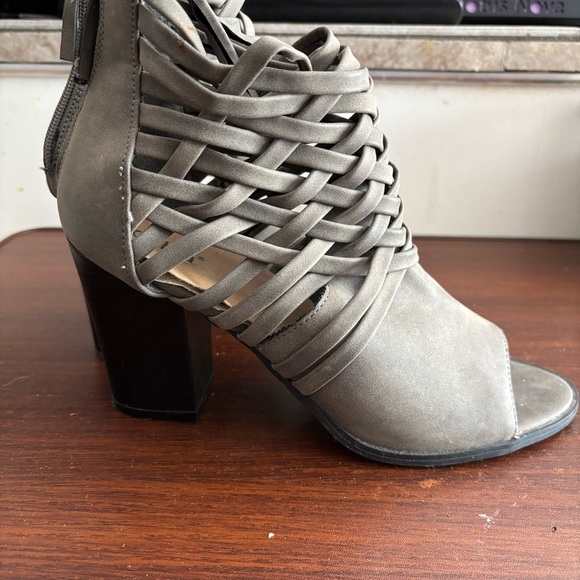 Diba Gray Ankle Boots Size 8.5 - Picture 4 of 5